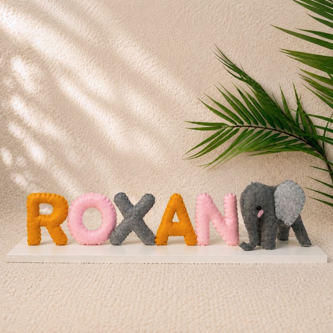 Gepersonaliseerd Olifant naambordje voor de babykamer met naam van het kindje, handgemaakt als uniek kraamcadeau